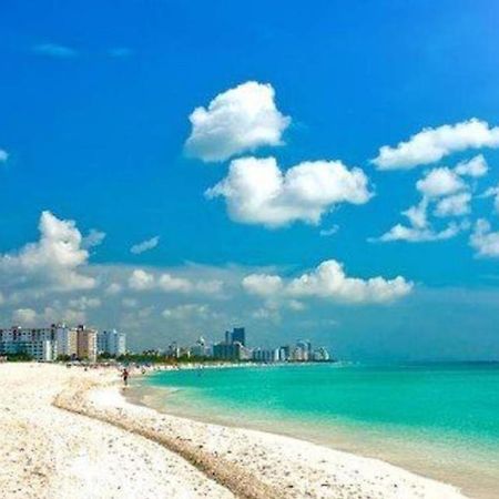 Women Only Rooms - Men Only Rooms - Free Wifi - Coffee Parking - Lockers Miami Exteriér fotografie