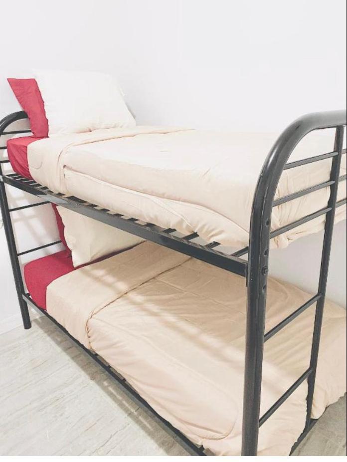 Women Only Rooms - Men Only Rooms - Free Wifi - Coffee Parking - Lockers Miami Exteriér fotografie