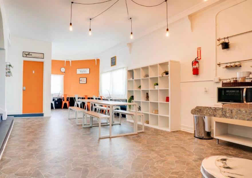 Women Only Rooms - Men Only Rooms - Free Wifi - Coffee Parking - Lockers Miami Exteriér fotografie